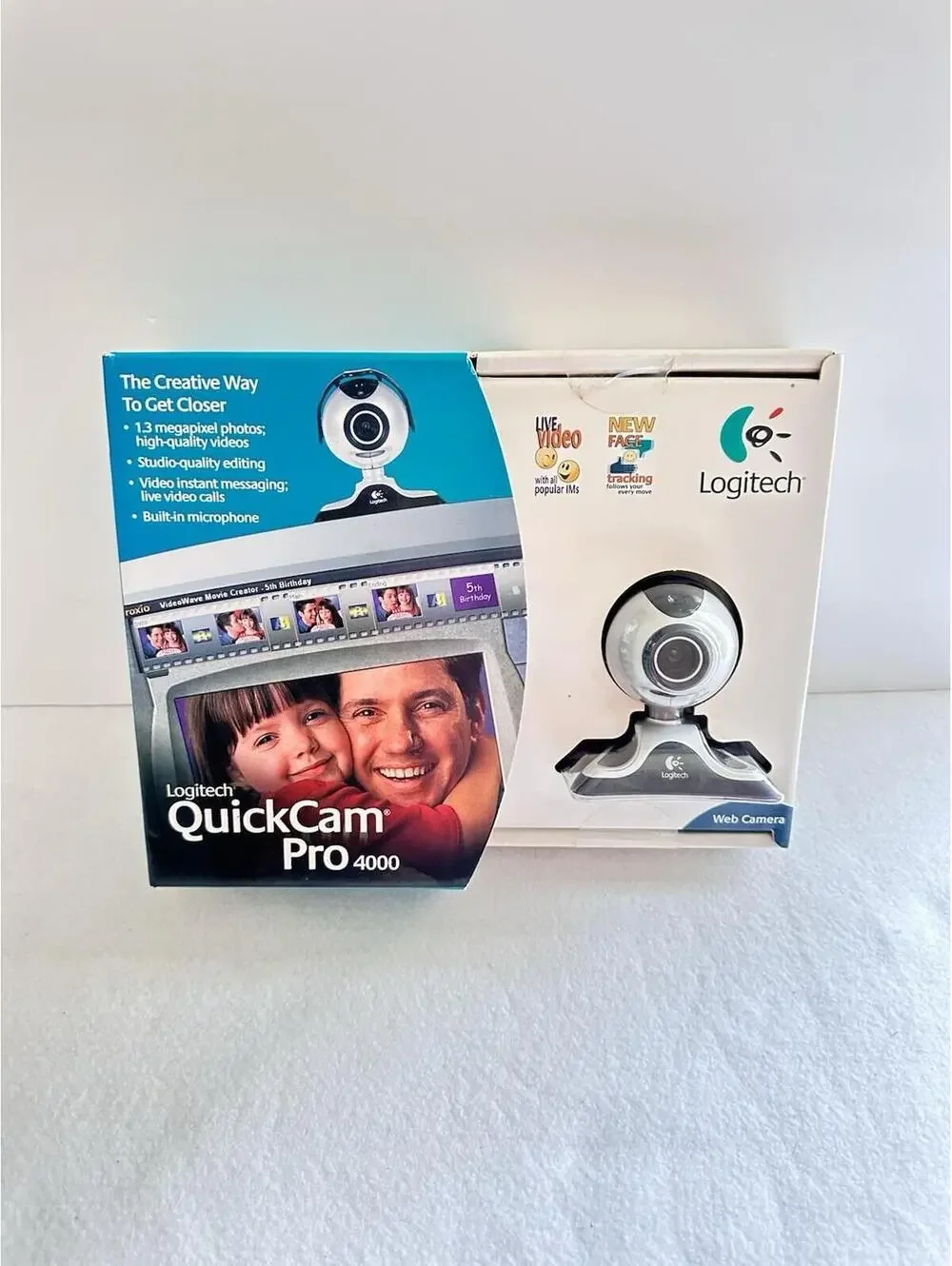 Logitech Quick Cam Pro 4000 Built in Microphone Webcam Silver USB 2.0 New in Box